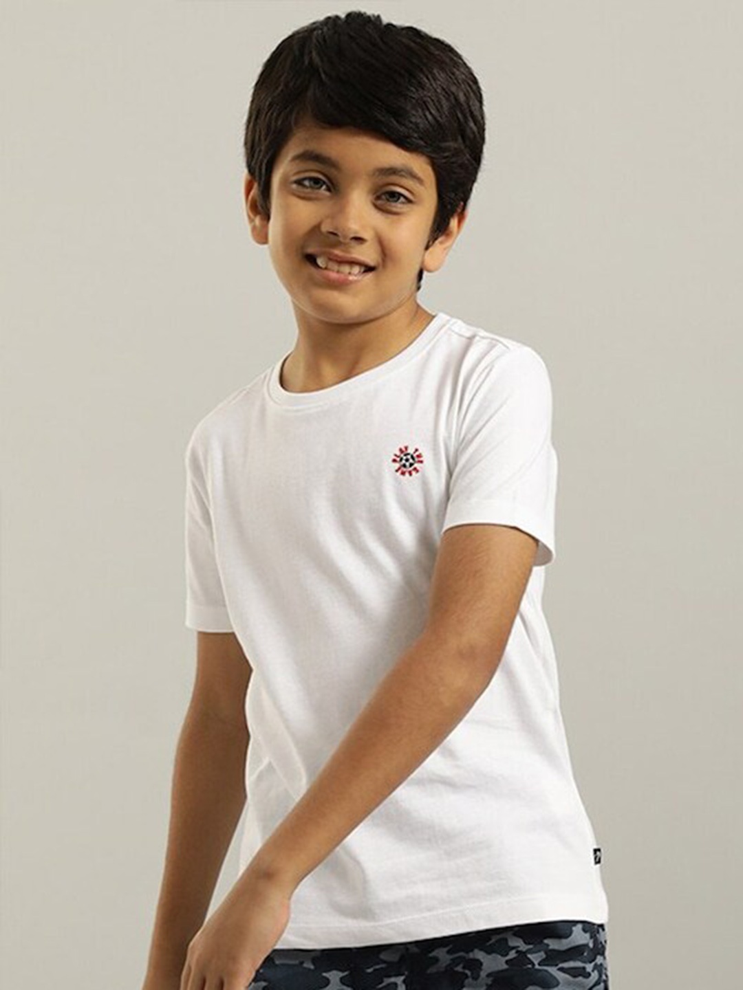 

Indian Terrain Boys Round Neck Pure Cotton T-shirt, White