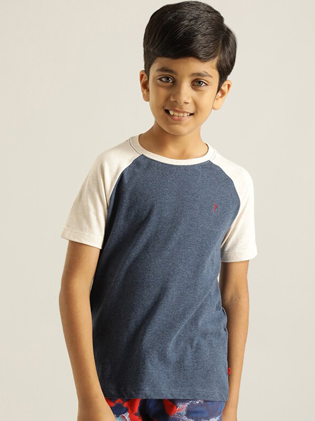 

Indian Terrain Boys Colourblocked Cotton T-shirt, Blue