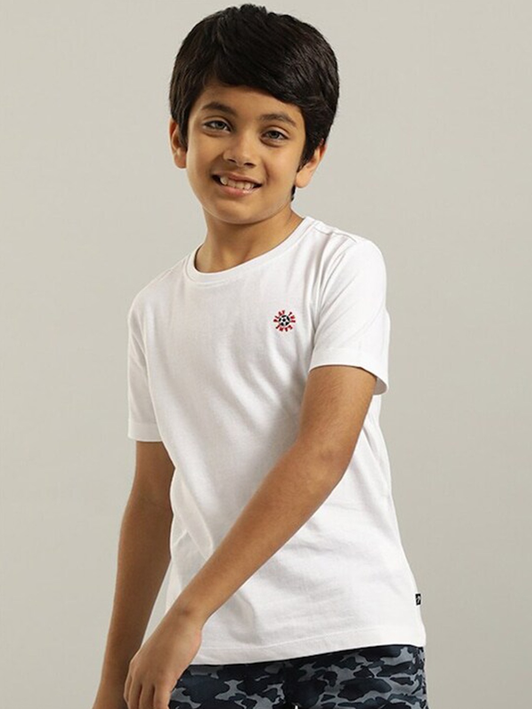 

Indian Terrain Boys Round Neck Cotton T-shirt, White