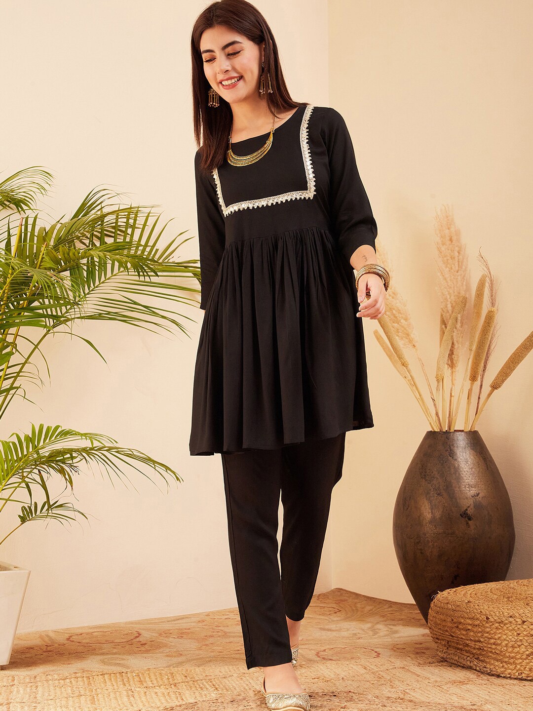

DK FAB Pleated A-Line Kurta With Trouser, Black