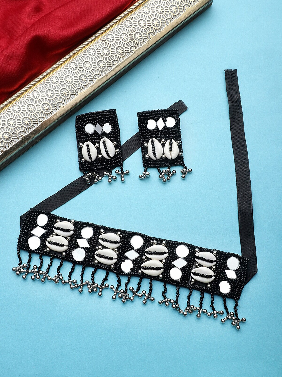 

CARDINAL Shell & Mirror Beads Studded Jewellery Set, Black