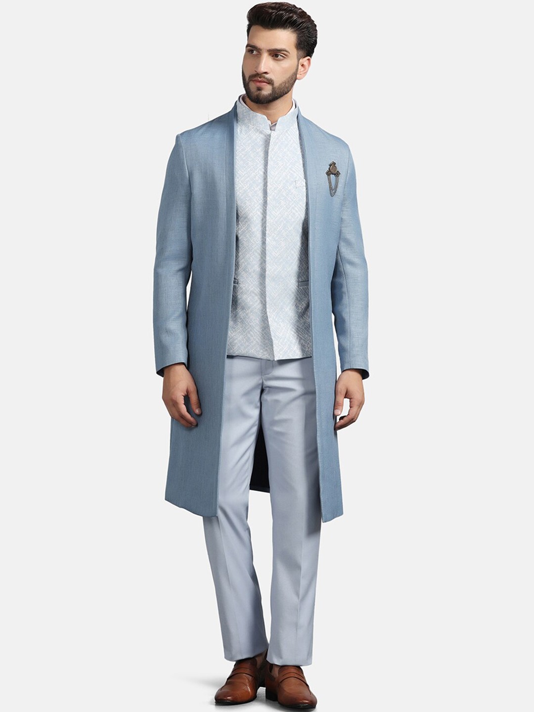 

Blackberrys Slim-Fit Single-Breasted Three-Piece Formal Suit, Blue