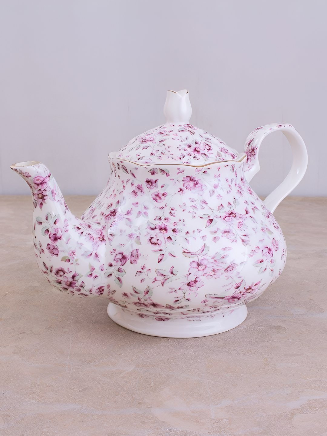 

CasaGold Ditsy Pink & White Floral Printed Bone China Kettle
