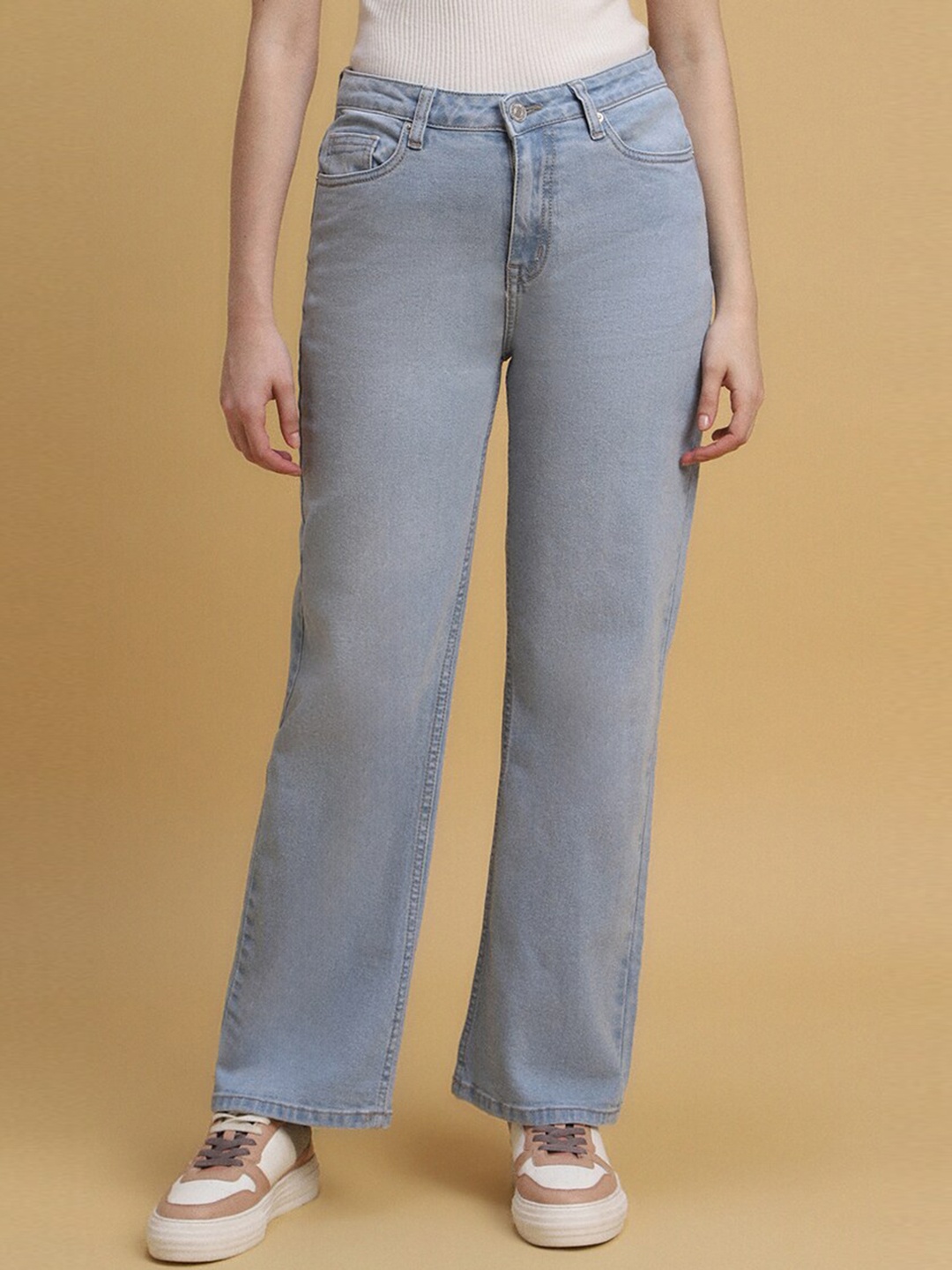 

FOREVER 21 Women Mom Mid Rise Light Fade Clean Look Stretchable Jeans, Blue