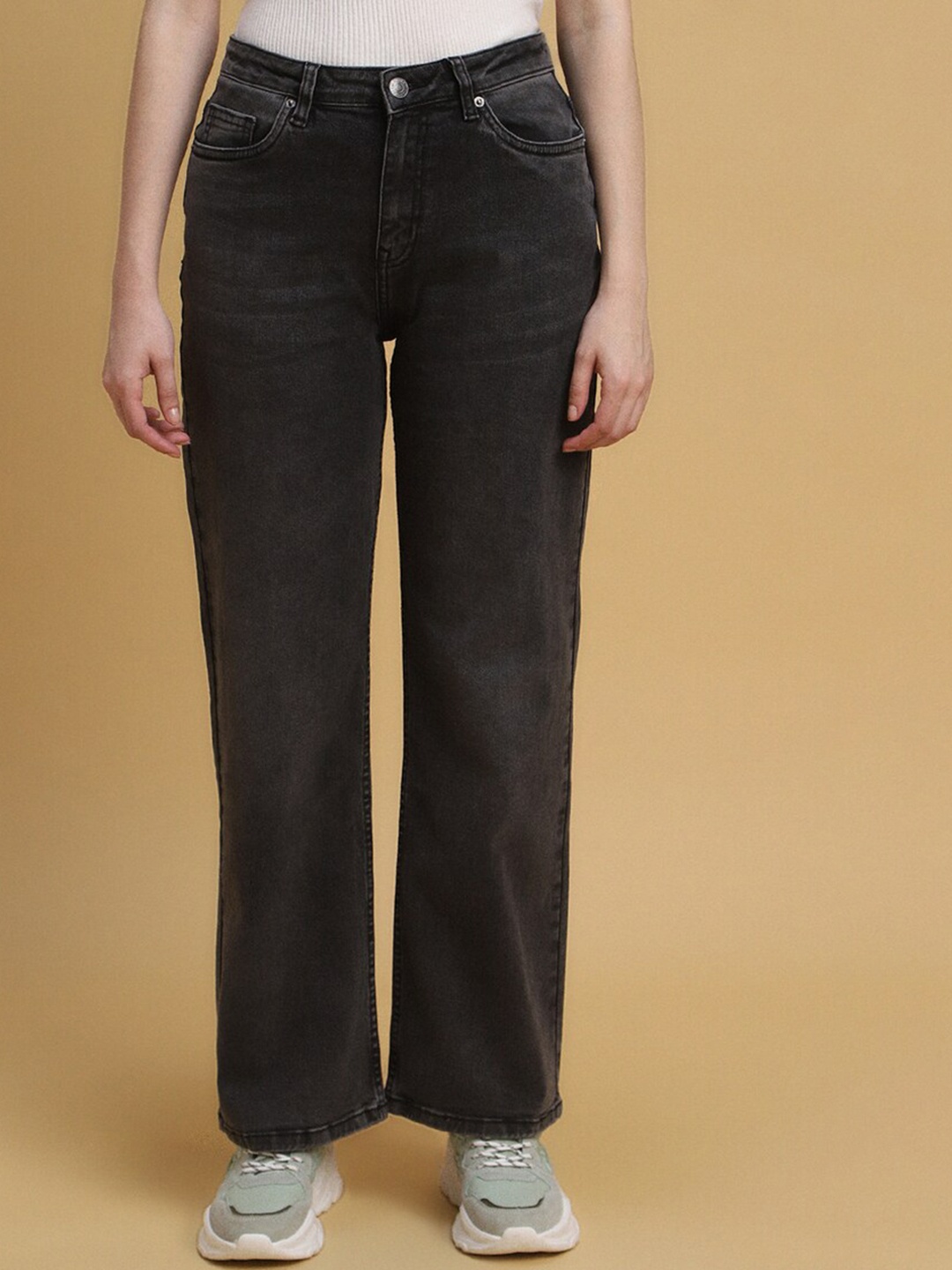 

FOREVER 21 Women Mom Fit Mid Rise Clean Look Stretchable Jeans, Black