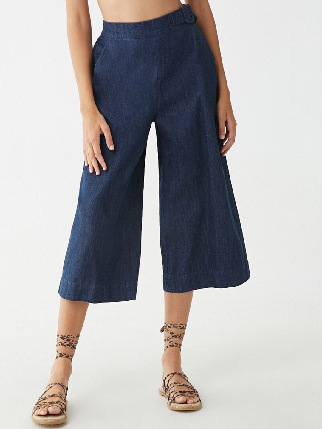 

FOREVER 21 Women Mid Rise Clean Look Pure Cotton Cropped Jeans, Navy blue