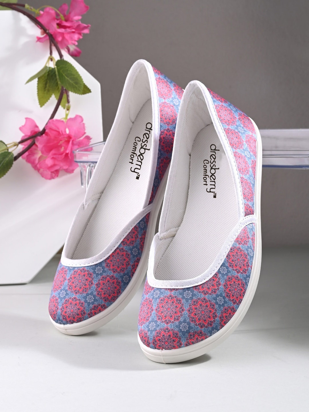 

DressBerry Blue & Pink Floral Printed Ballerinas