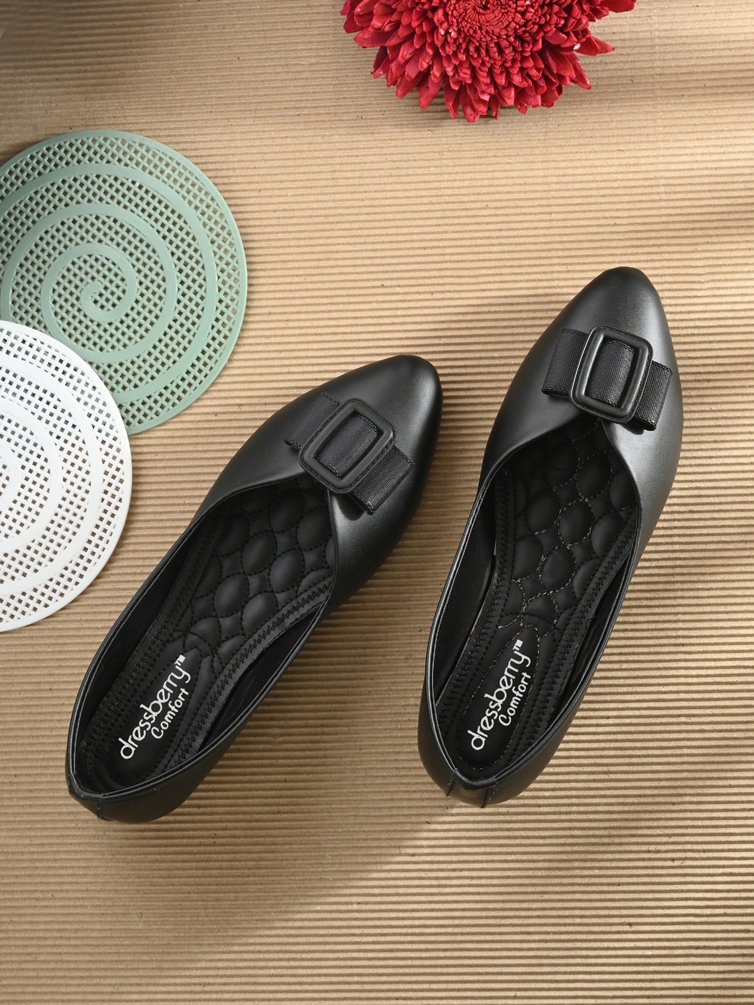 

DressBerry Black Pointed Toe Ballerinas With Bows