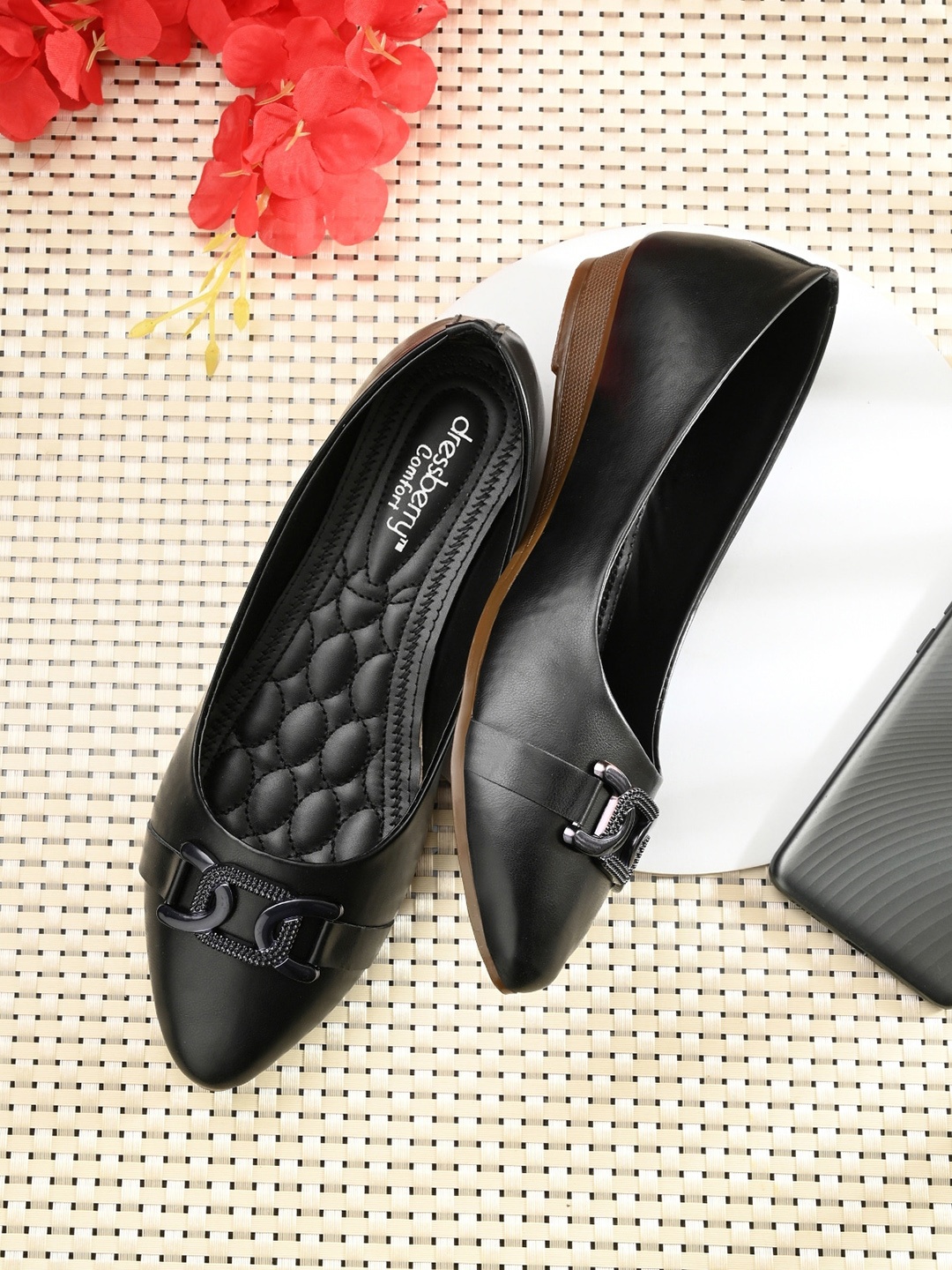 

DressBerry Black Buckle Detail Pointed Toe Ballerinas