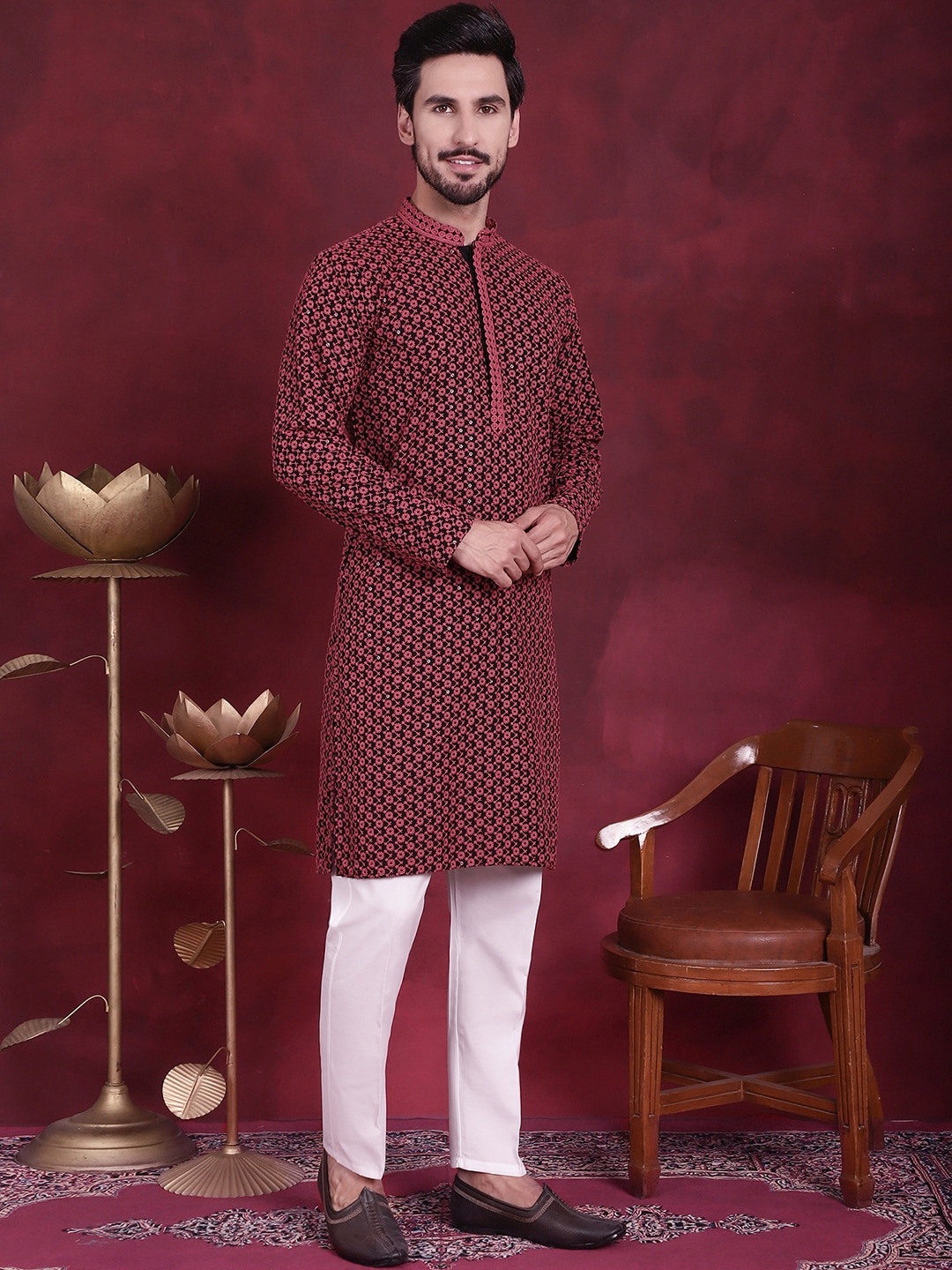 

Jompers Floral Embroidered Sequinned Kurta with Pyjamas, Black
