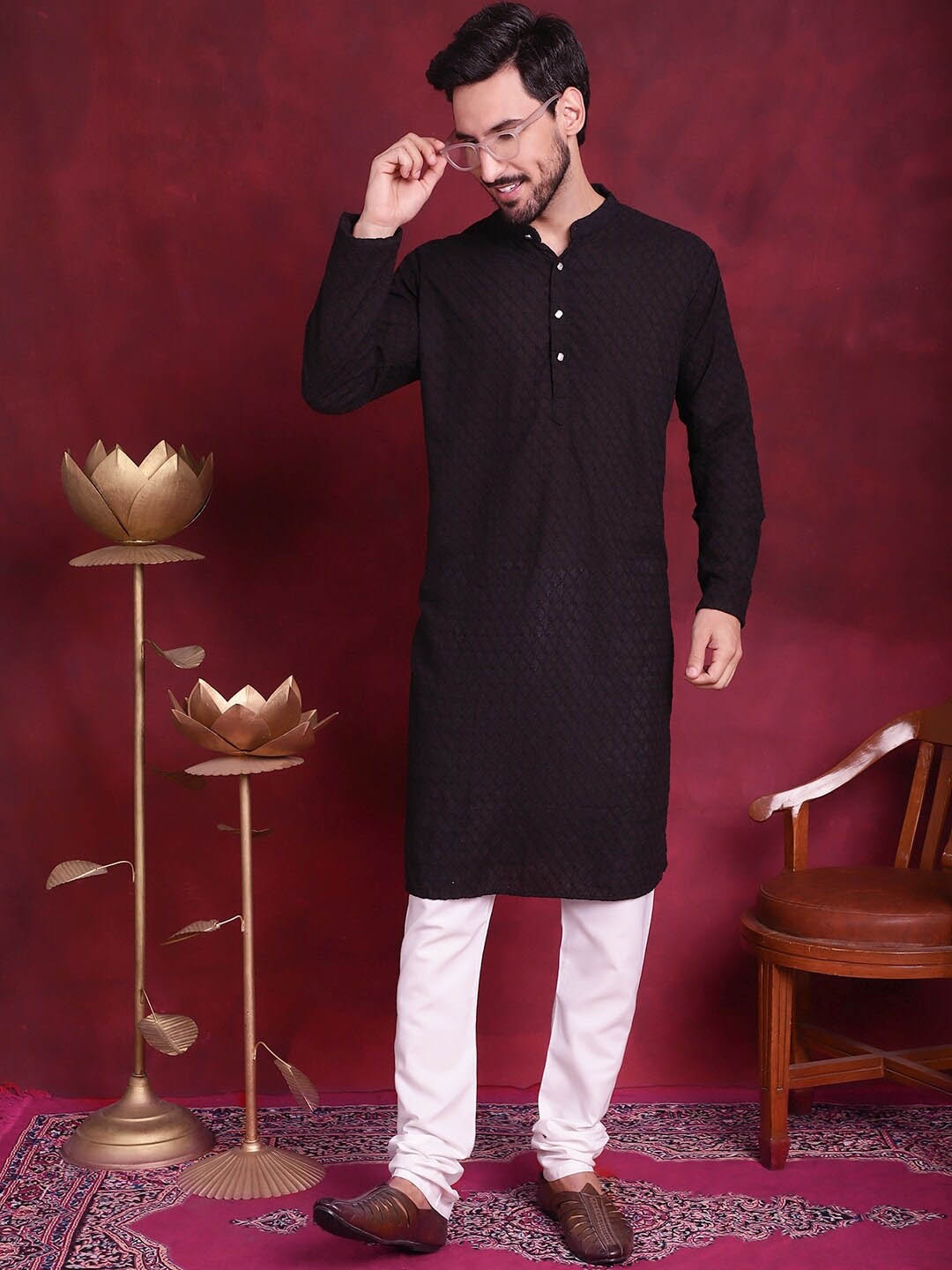 

Jompers Ethnic Motifs Embroidered Chikankari Pure Cotton Kurta with Pyjamas, Black