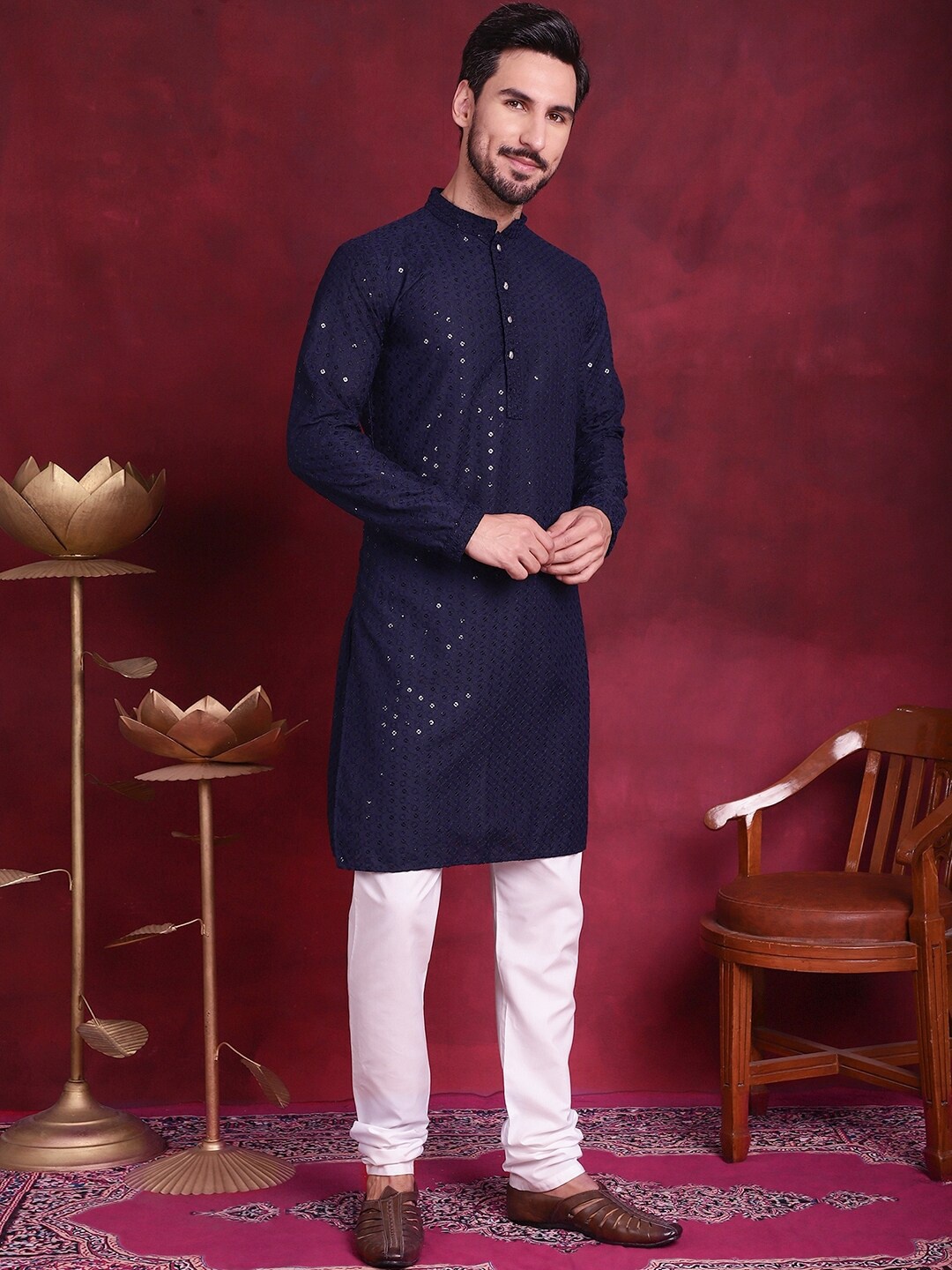 

Jompers Floral Embroidered Chikankari Mandarin Collar Pure Cotton Kurta With Churidar, Navy blue