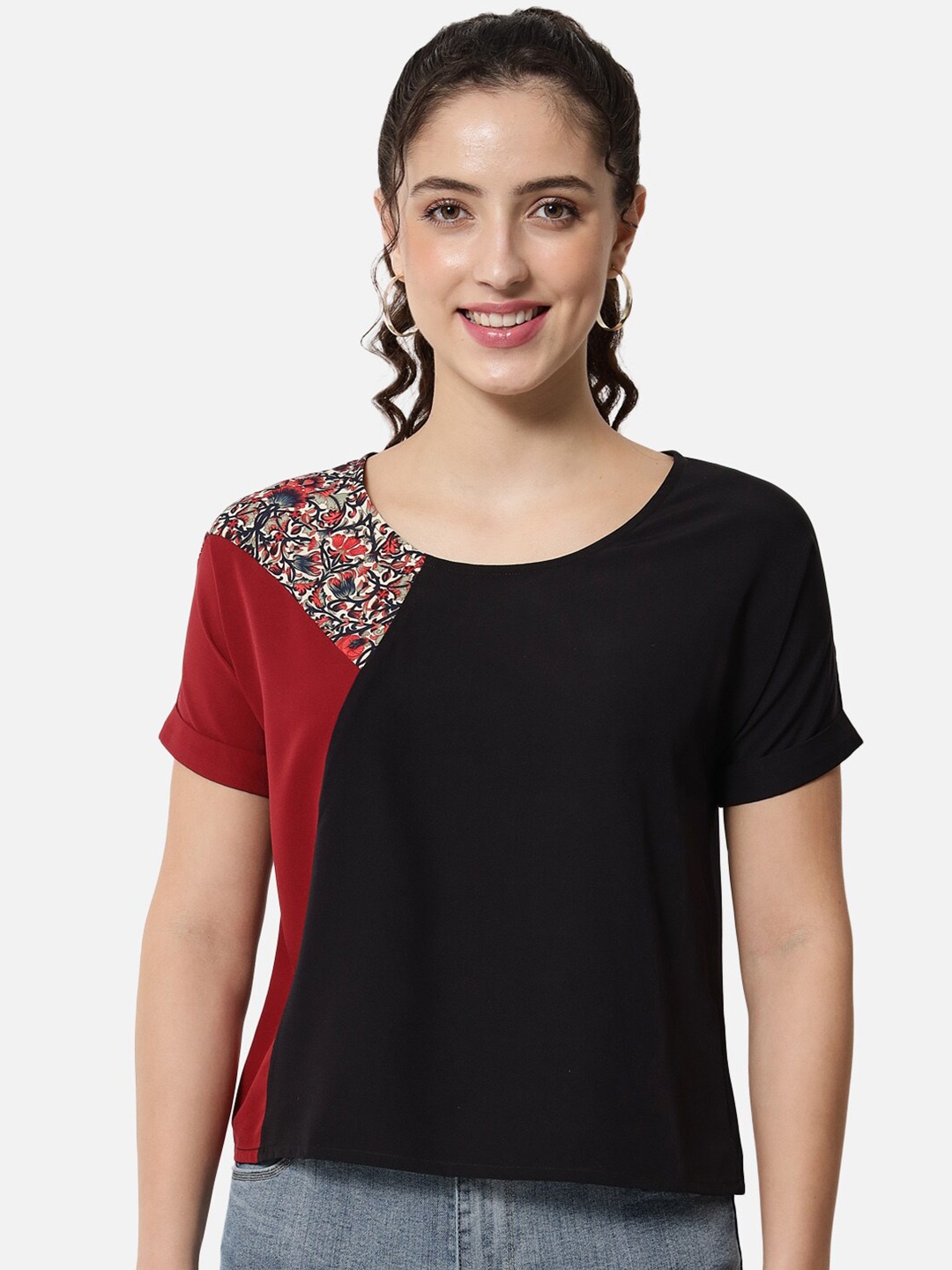 

BAESD Colourblocked Round Neck Top, Black