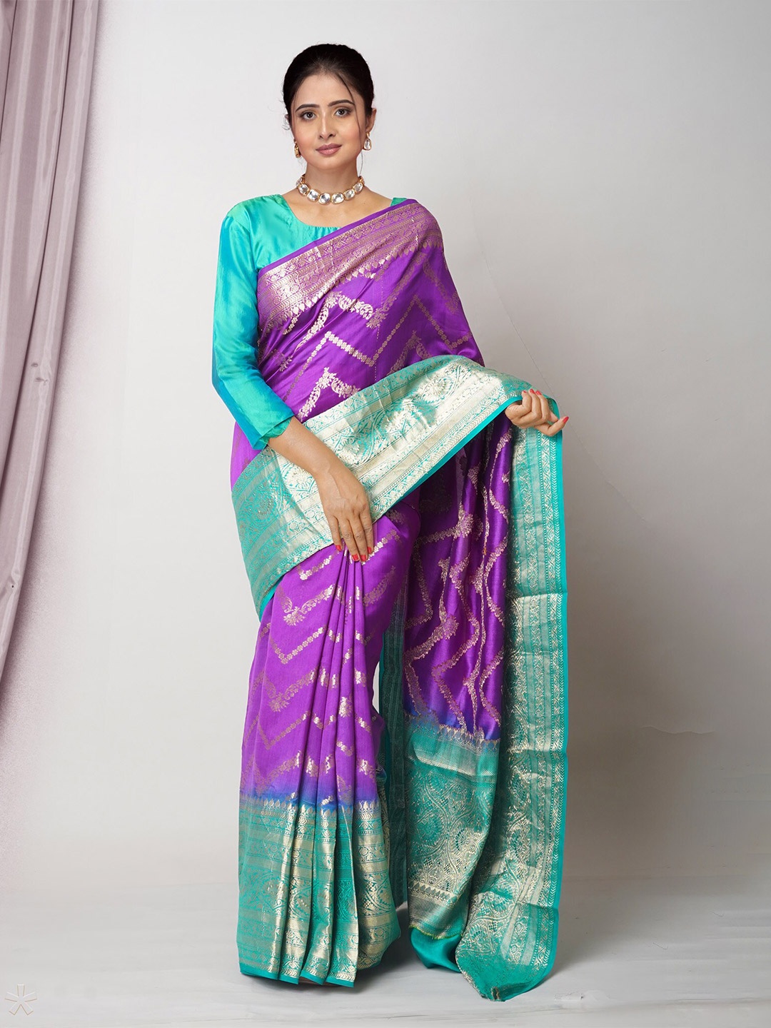 

Unnati Silks Ethnic Motifs Woven Design Banarasi Saree, Violet