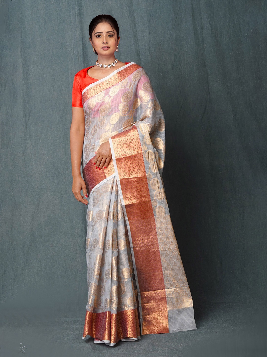 

Unnati Silks Ethnic Motifs Woven Design Silk Cotton Kota Saree, Grey