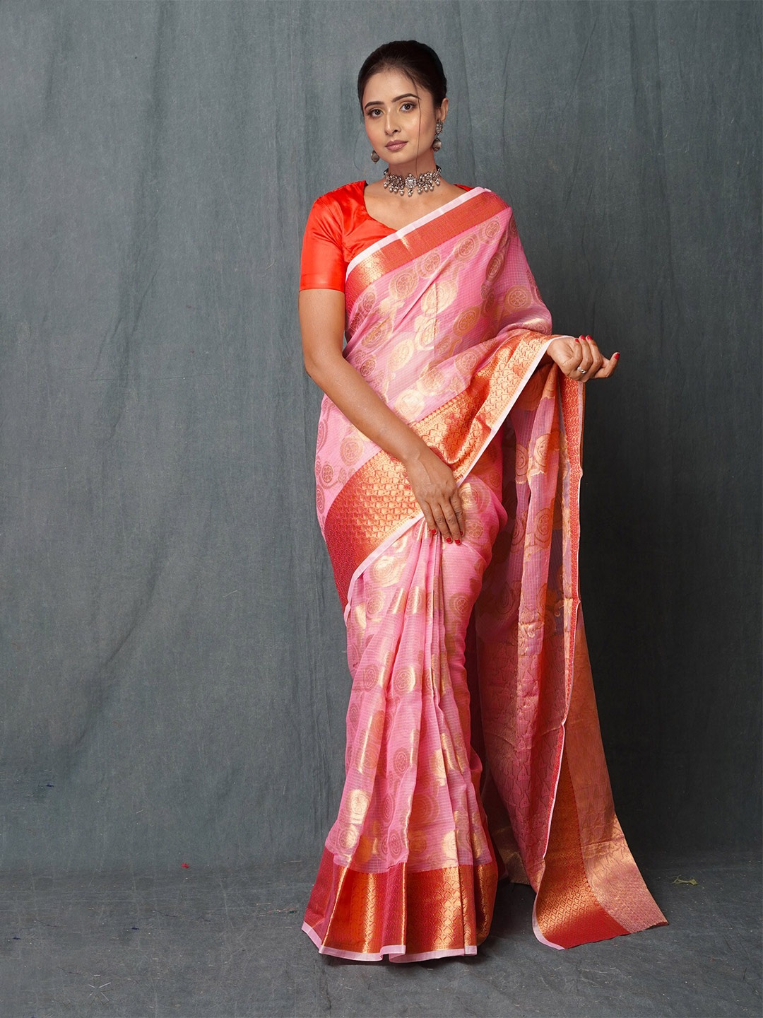 

Unnati Silks Floral Woven Design Silk Cotton Handloom Pure Banarasi Kota Saree, Pink