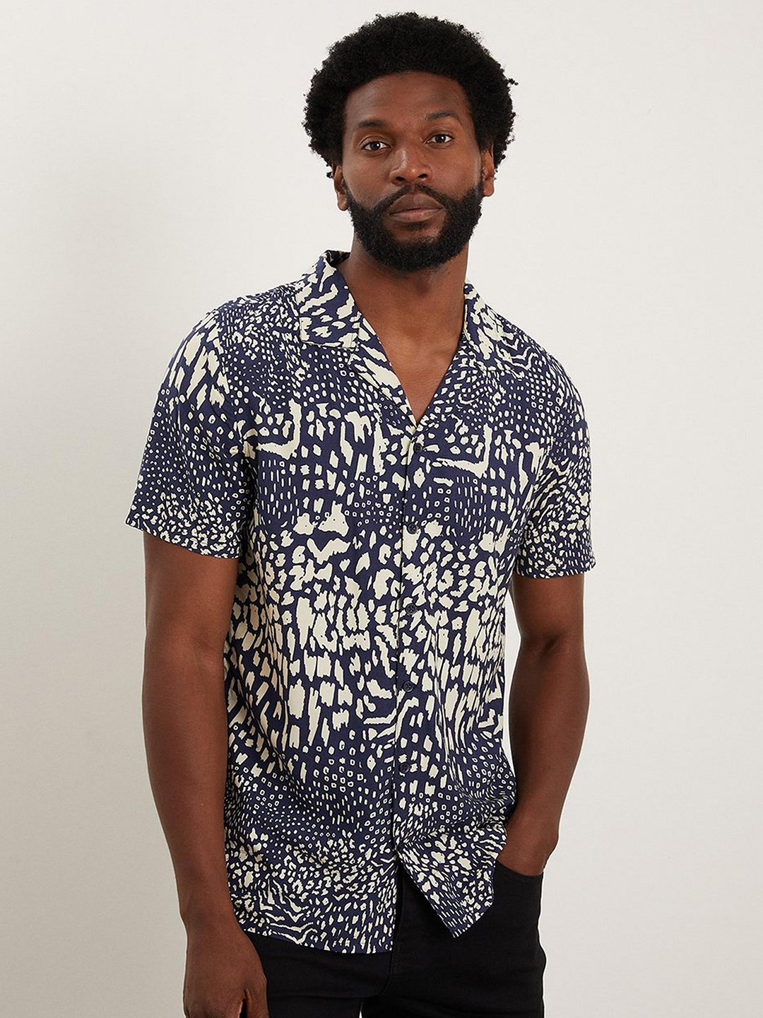 

Burton Abstract Printed Pure Cotton Casual Shirt, Navy blue