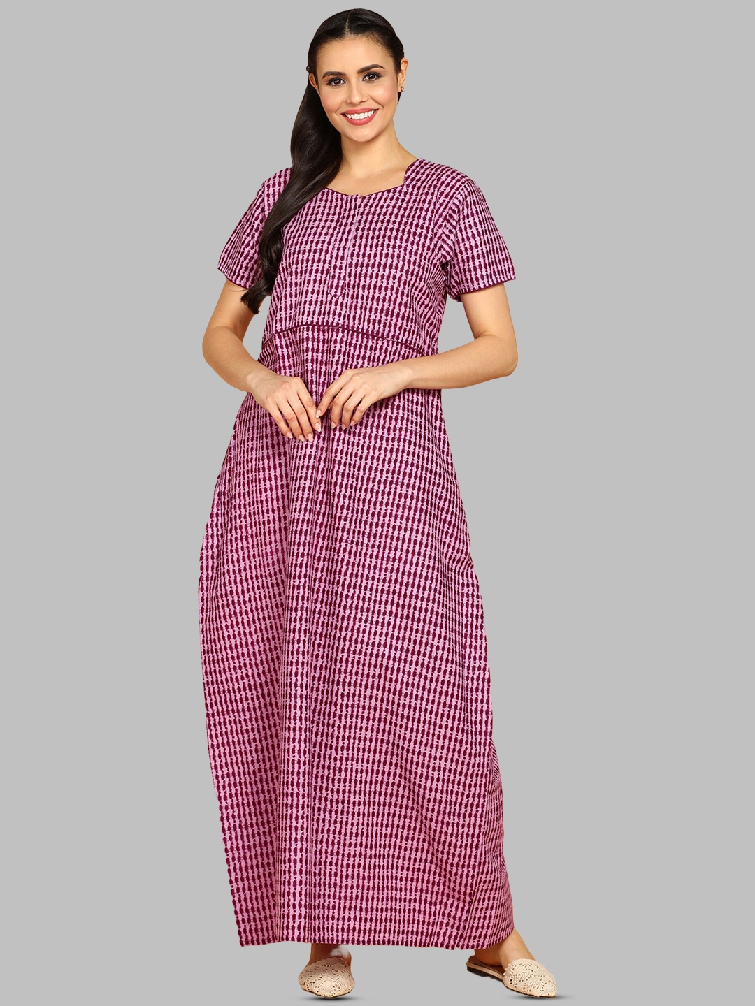 

Pranjul Geometric Printed Square Neck Pure Cotton Maxi Nightdress, Purple