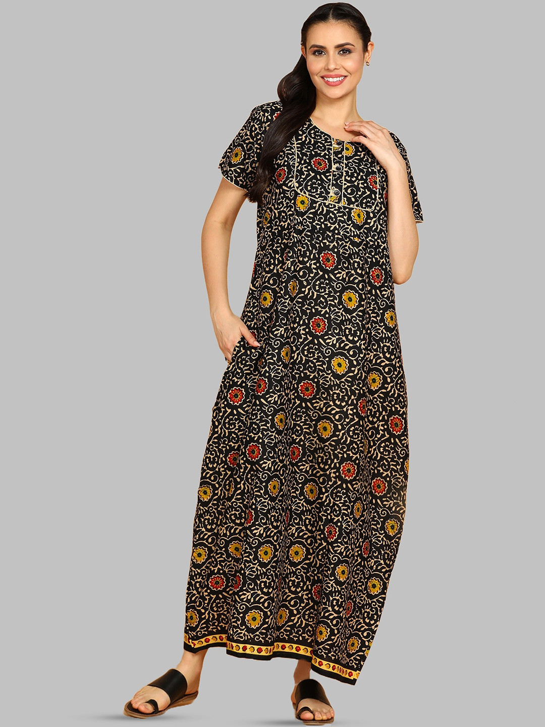 

Pranjul Ethnic Motifs Printed Pure Cotton Maxi Nightdress, Black