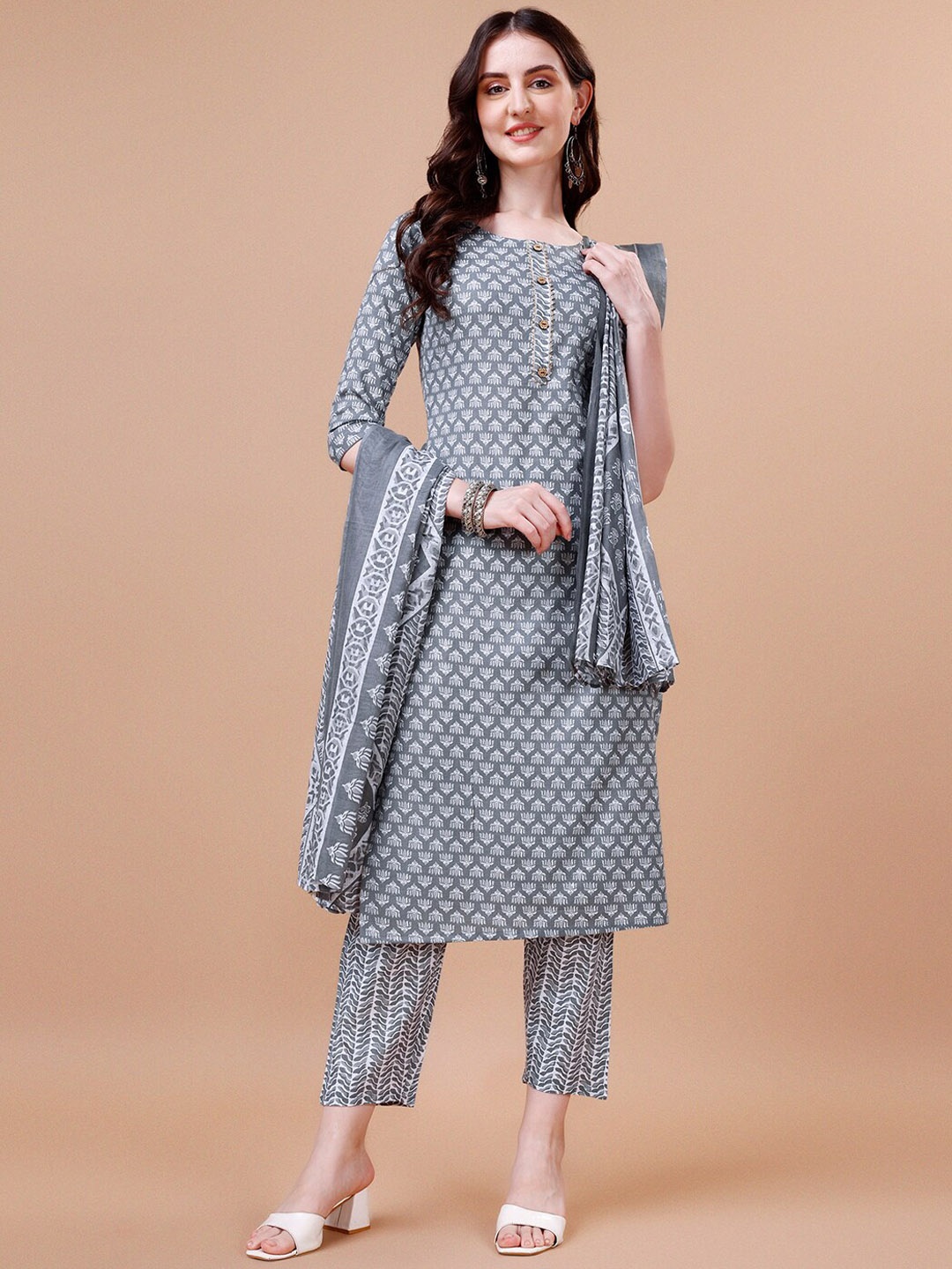 

KALINI Ethnic Motifs Printed Regular Gotta Patti Pure Cotton Kurta With Trousers & Dupatta, Grey