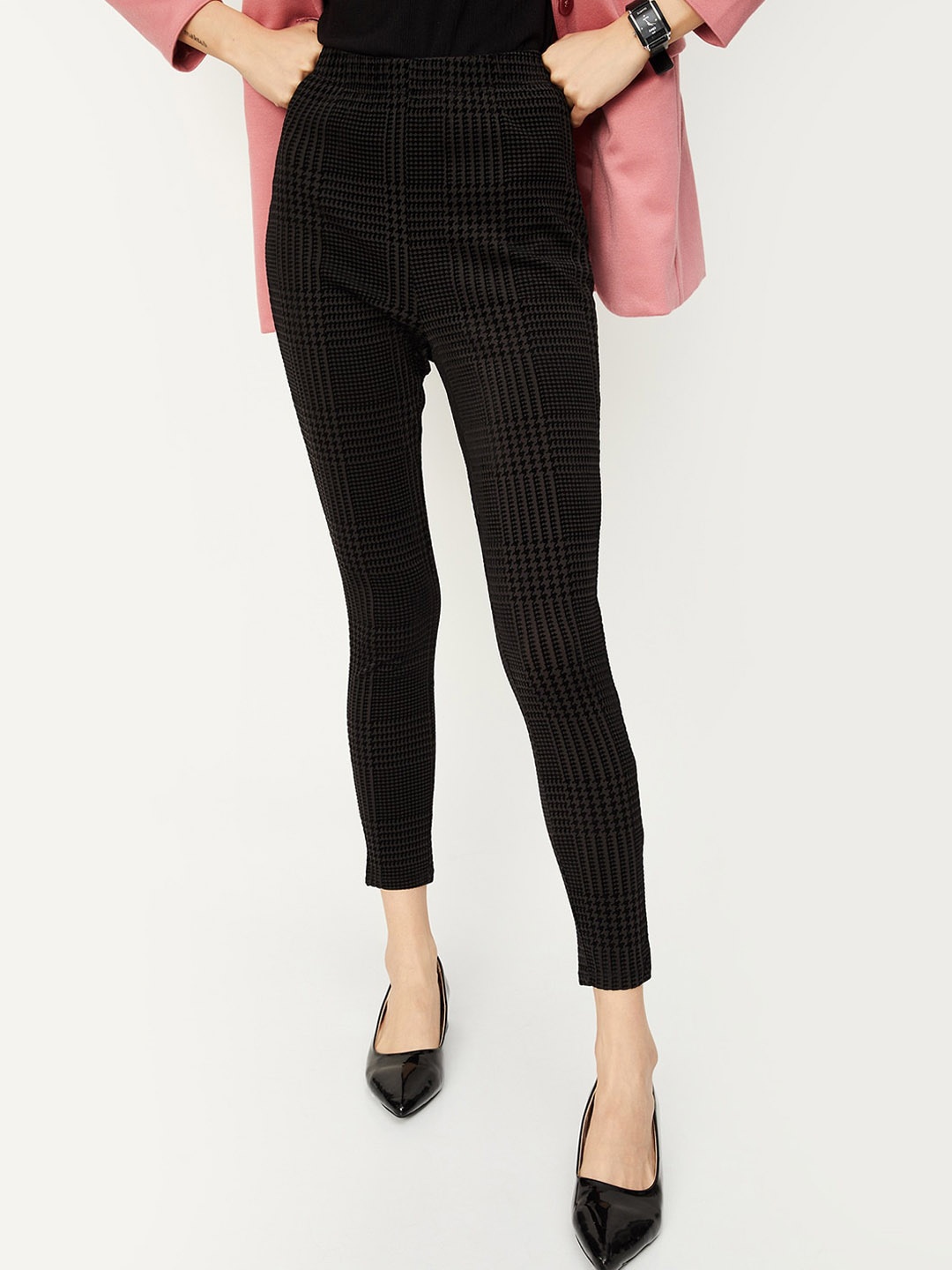 

max Women Checked Cotton Plain Flat-Front Cropped Trousers, Black