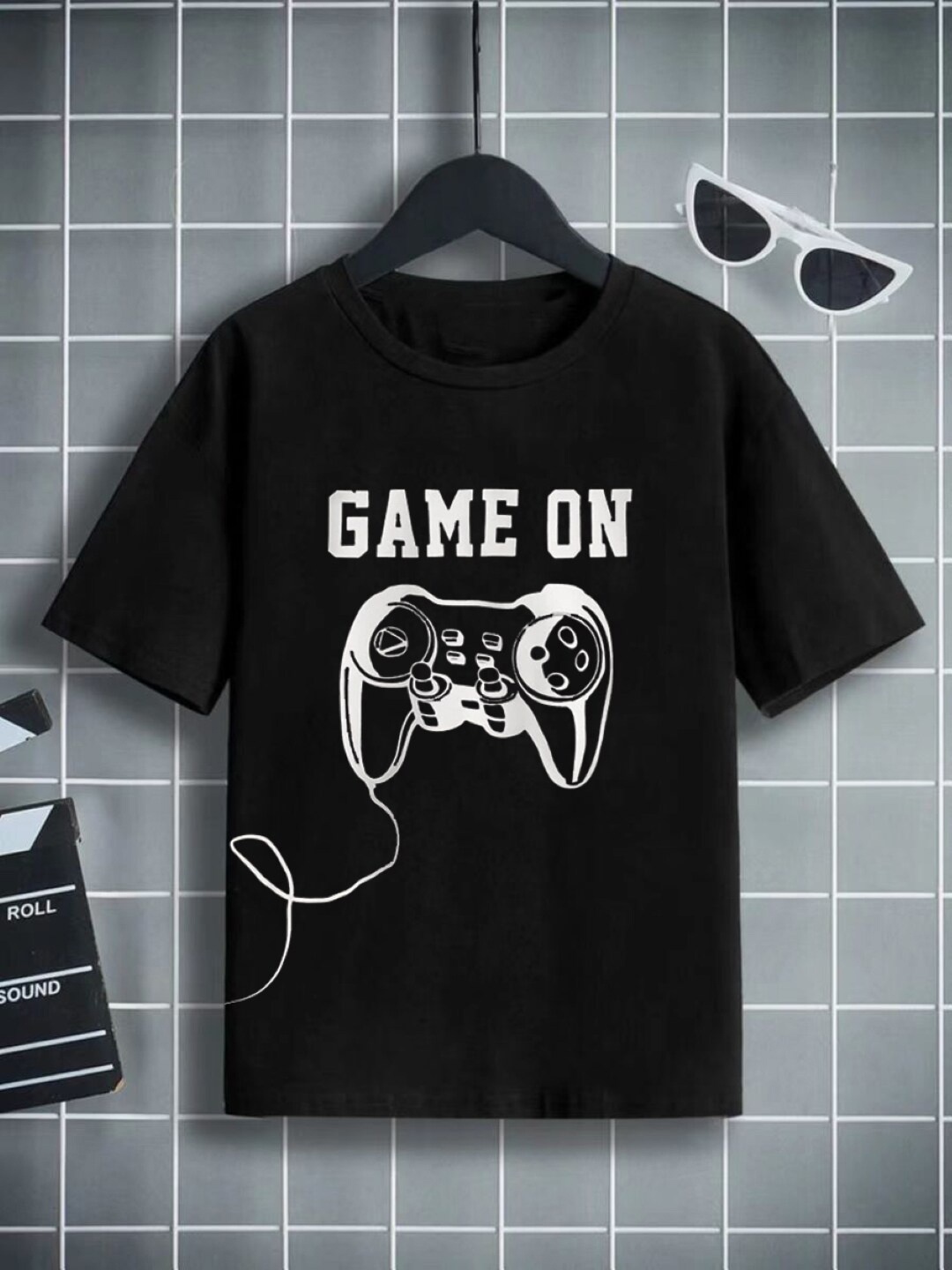 

StyleCast Boys Black Graphic Printed Regular Fit T-shirt