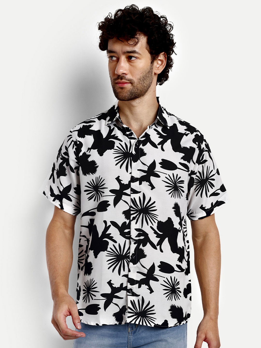 

GRECIILOOKS Relaxed Printed Spread Collar Casual Shirt, White