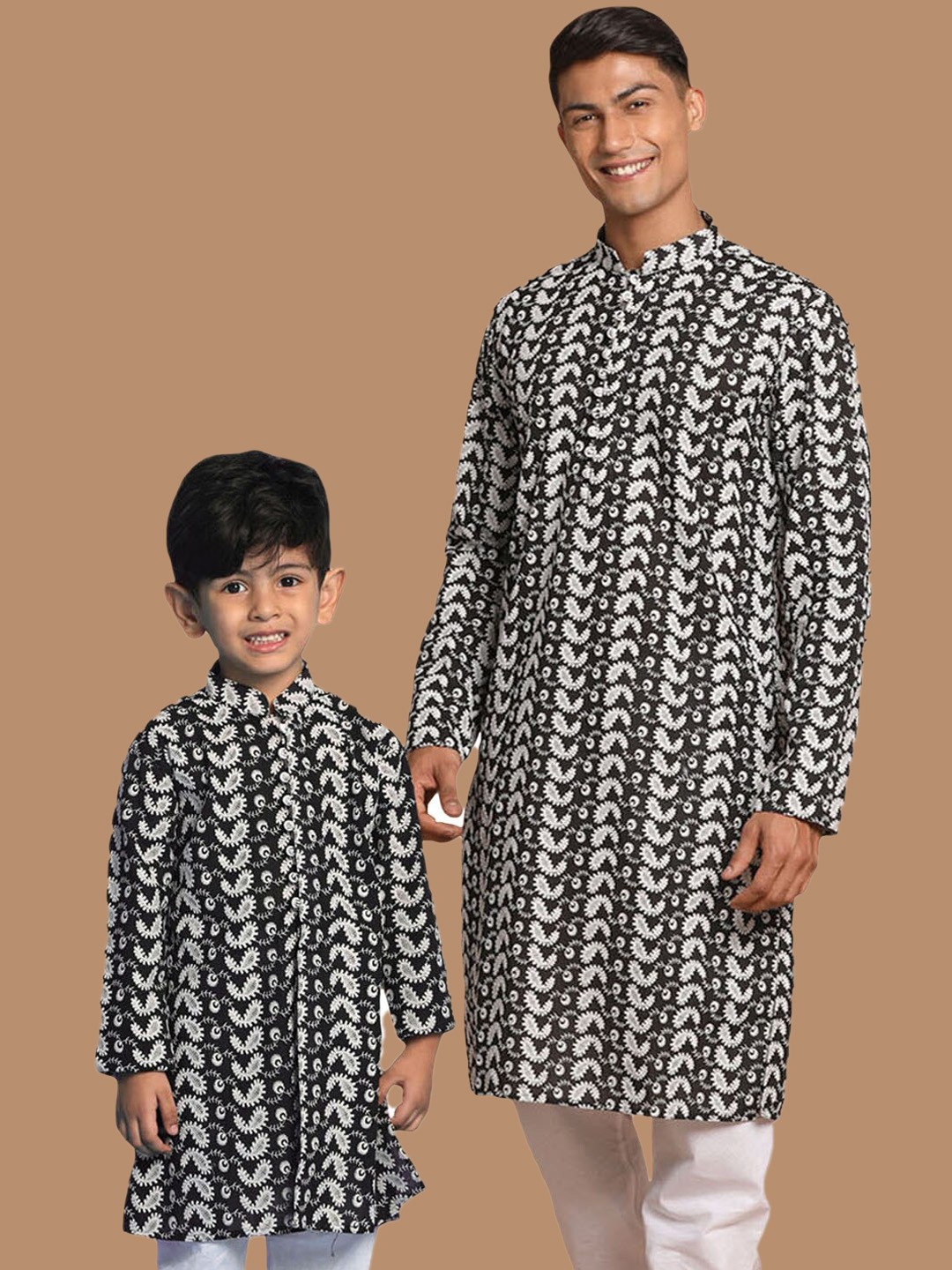 

VASTRAMAY Paisley Embroidered Chikankari Pure Cotton Straight Kurta, Black