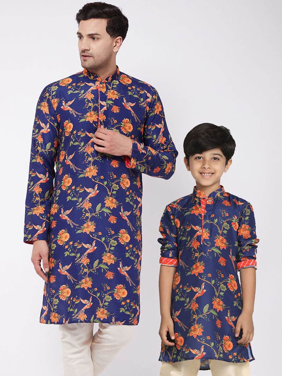 

VASTRAMAY Floral Printed Mandarin Collar Straight Kurta, Navy blue