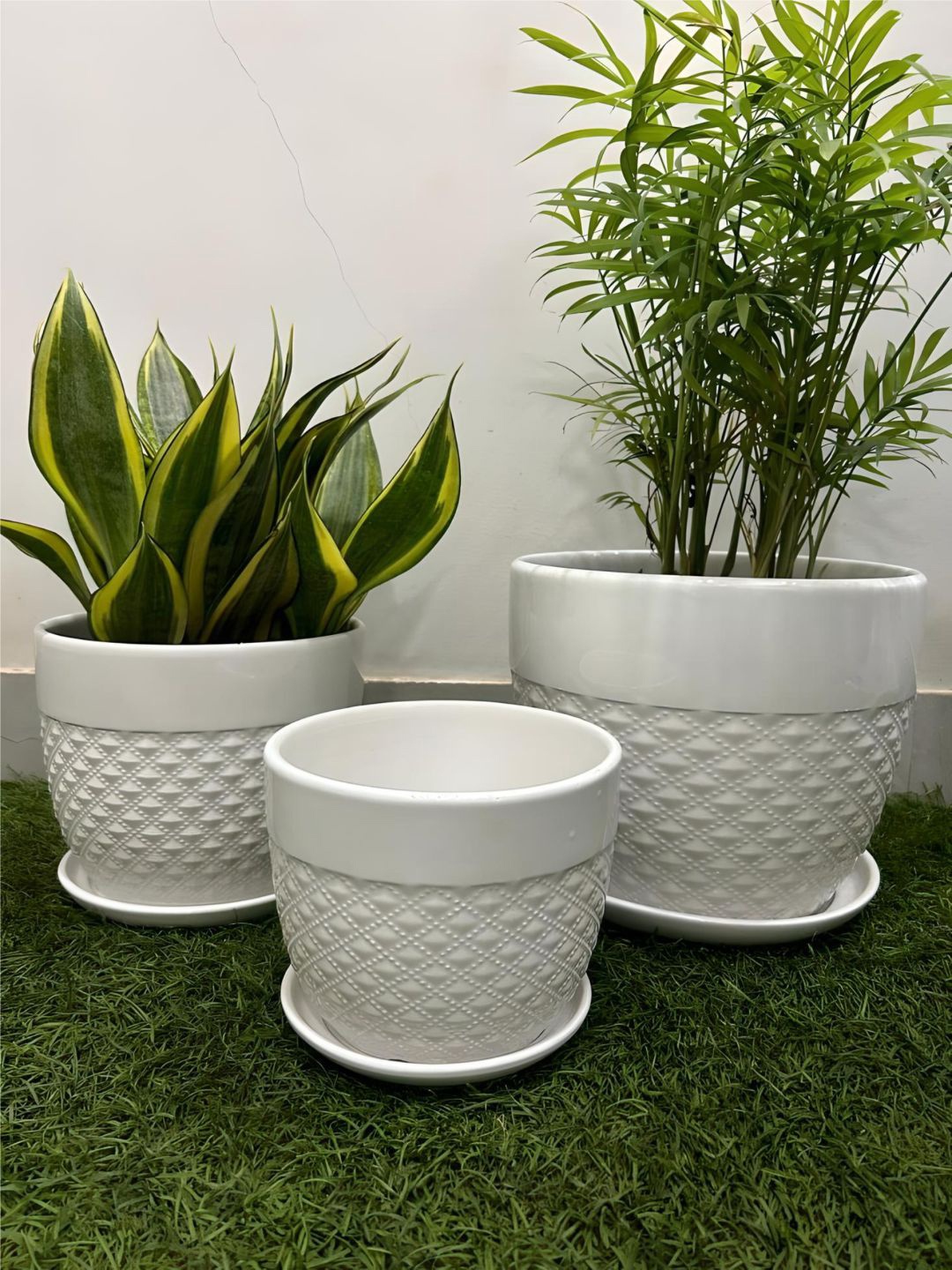 

The Art House White 3 Pieces Ceramic Textured Planters Planters With Holder