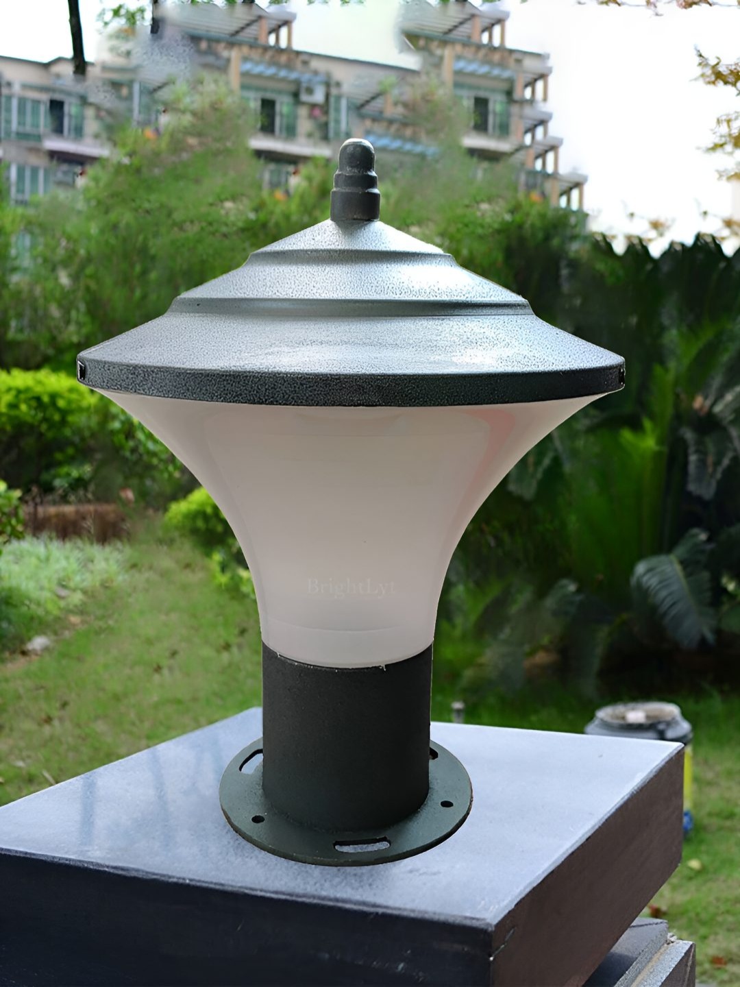 

BrightLyt Grey Dia Cast Outdoor Lamp