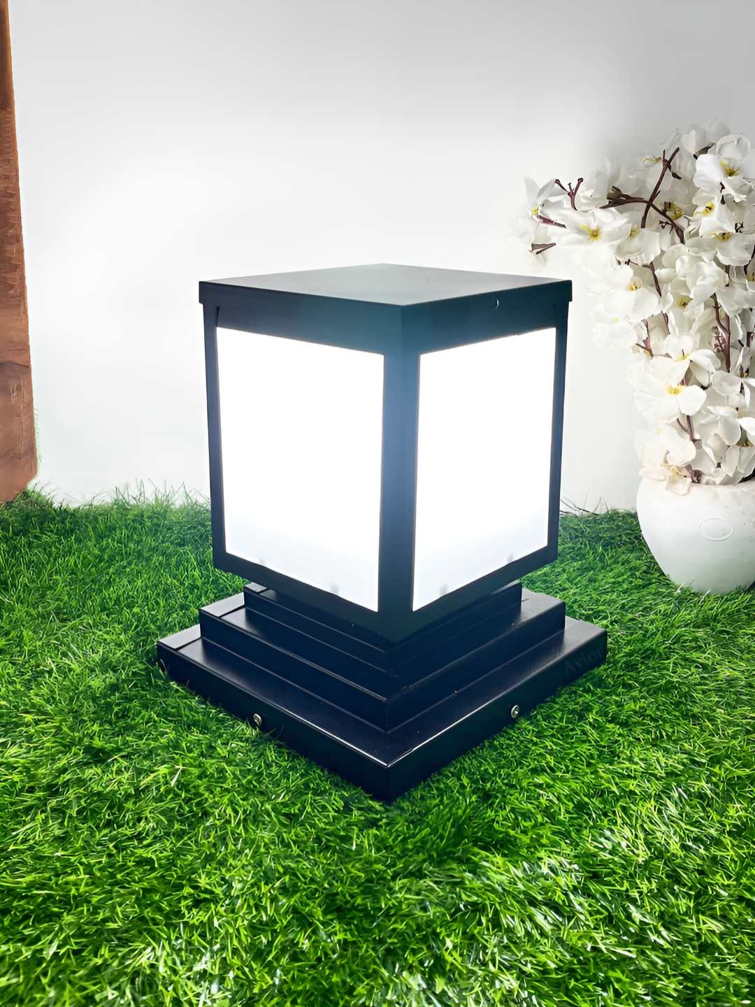 

BrightLyt Black & White Square Garden Outdoor Lamps