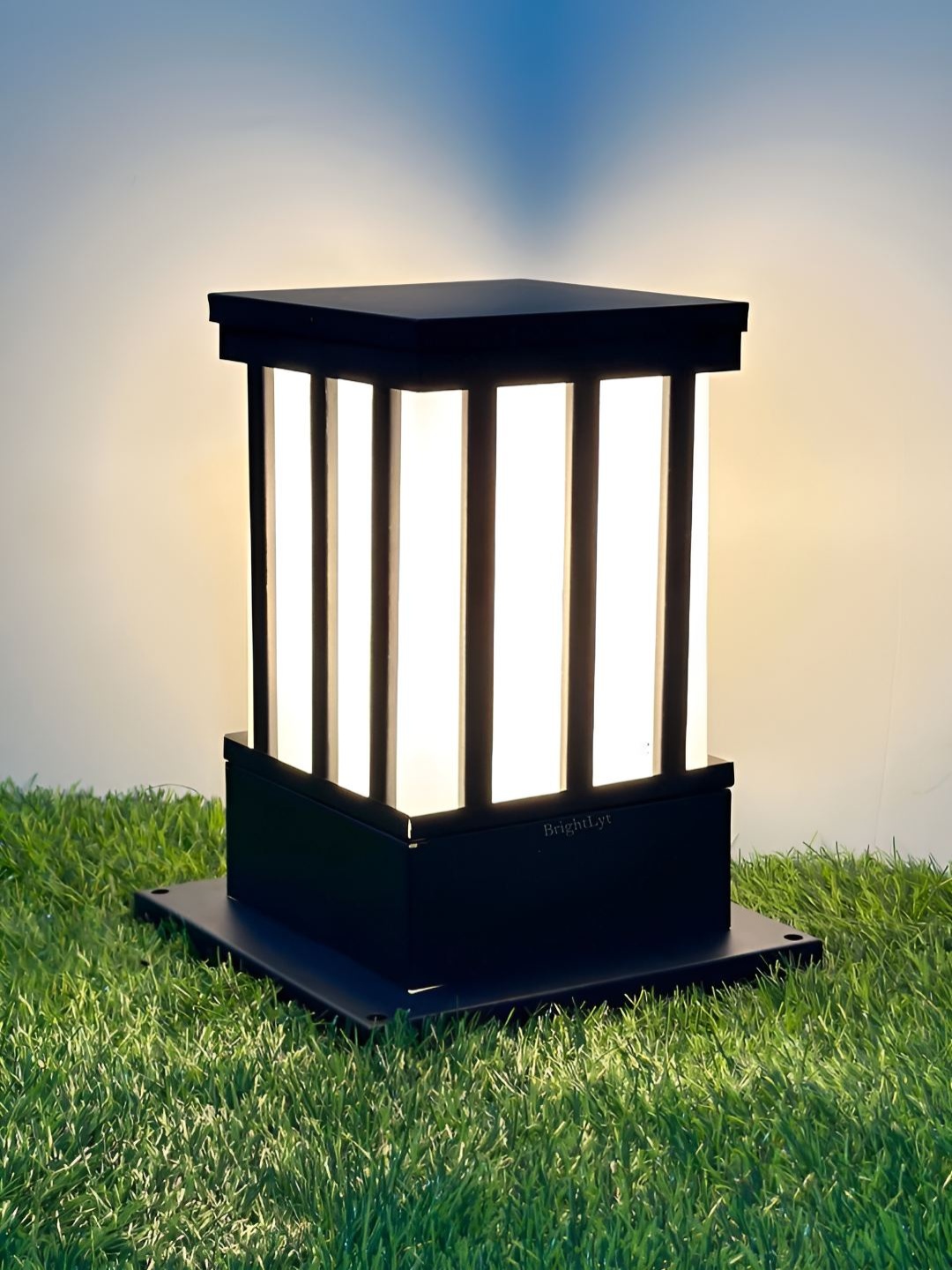 

BrightLyt Grey Rectangle Shaped Outdoor Lamp