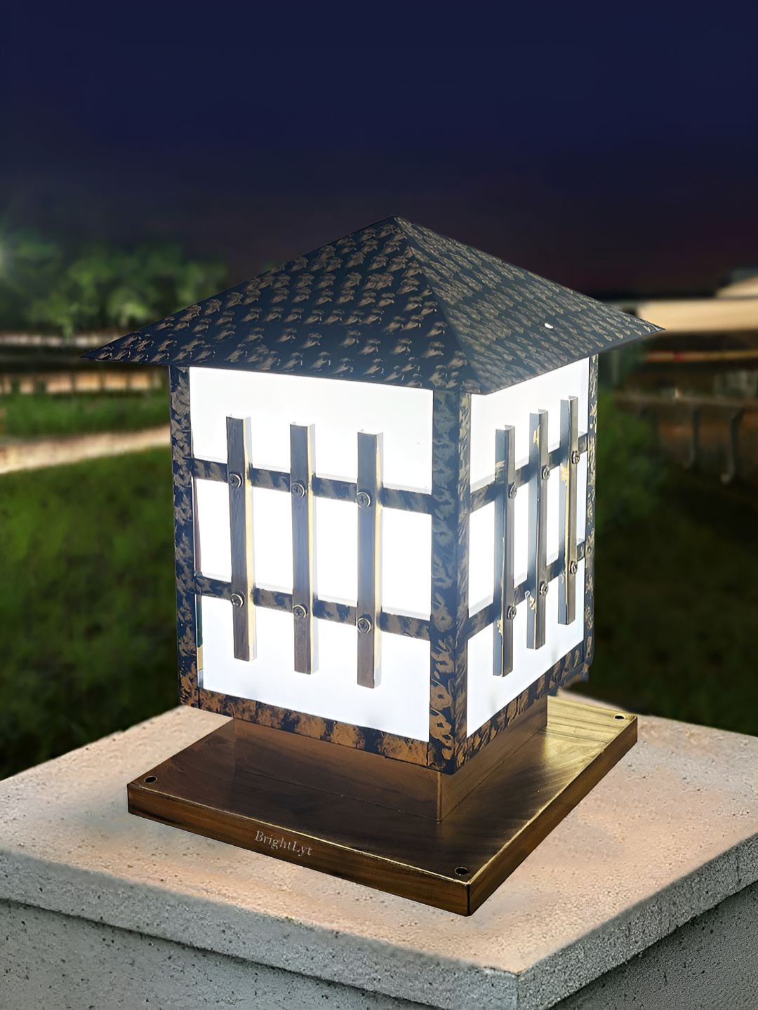 

BrightLyt Beige & White Waterproof Outdoor Lamp