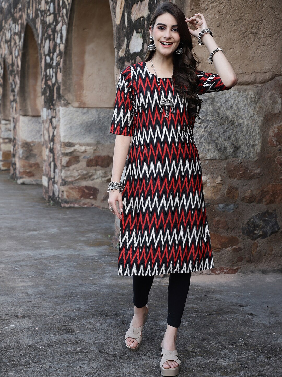 

7Threads Geometric Printed Straight Kurta, Black