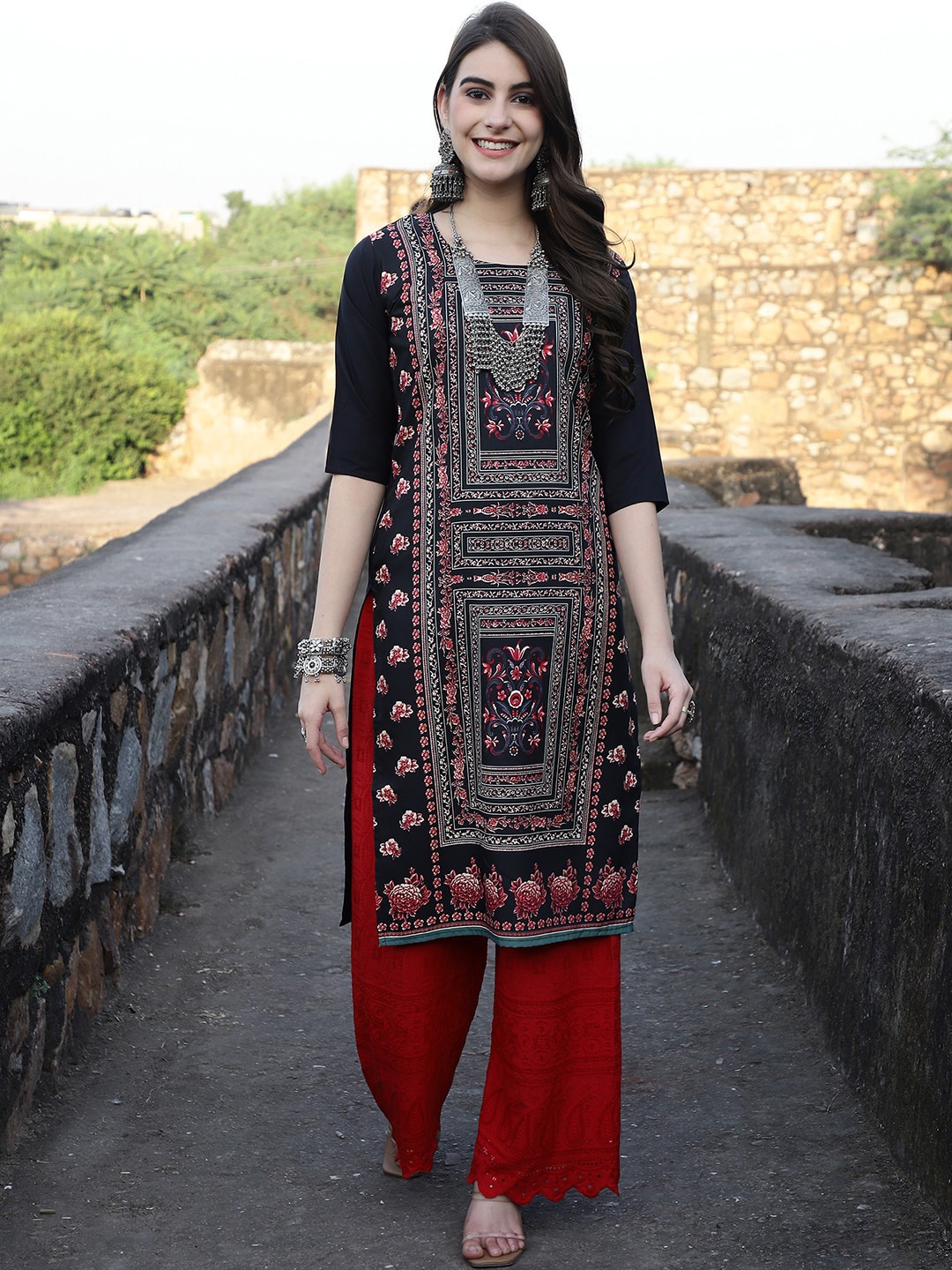 

7Threads Ethnic Motifs Printed Three-Quarter Sleeve Crepe Straight Kurta, Black