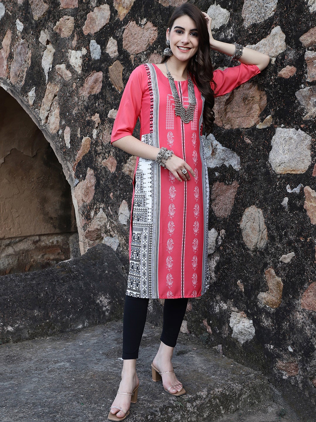 

7Threads Ethnic Motifs Printed Crepe Straight Kurta, Pink