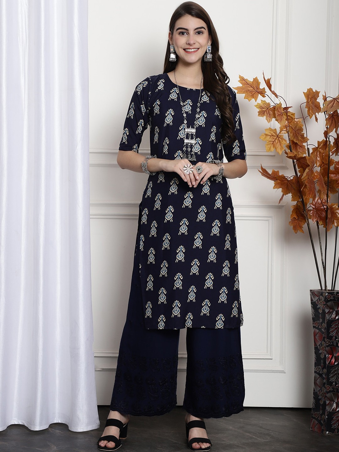 

7Threads Ethnic Motifs Printed Straight Crepe Kurta, Navy blue