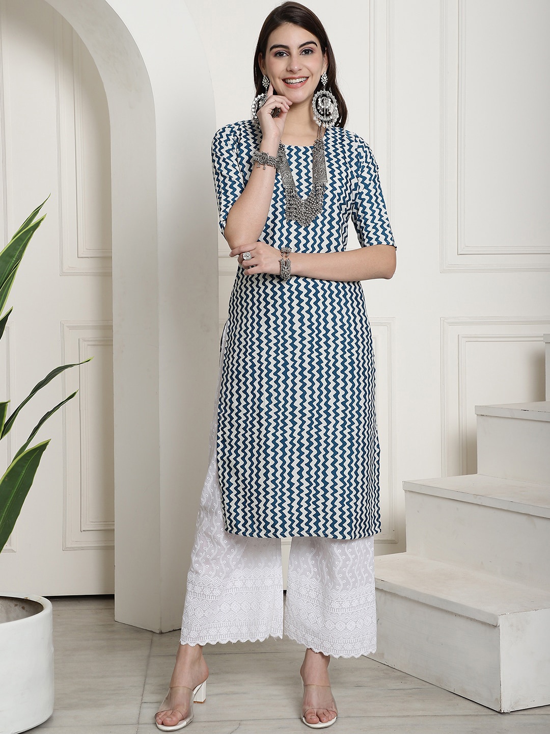 

7Threads Chevron Printed Crepe Straight Kurta, Blue