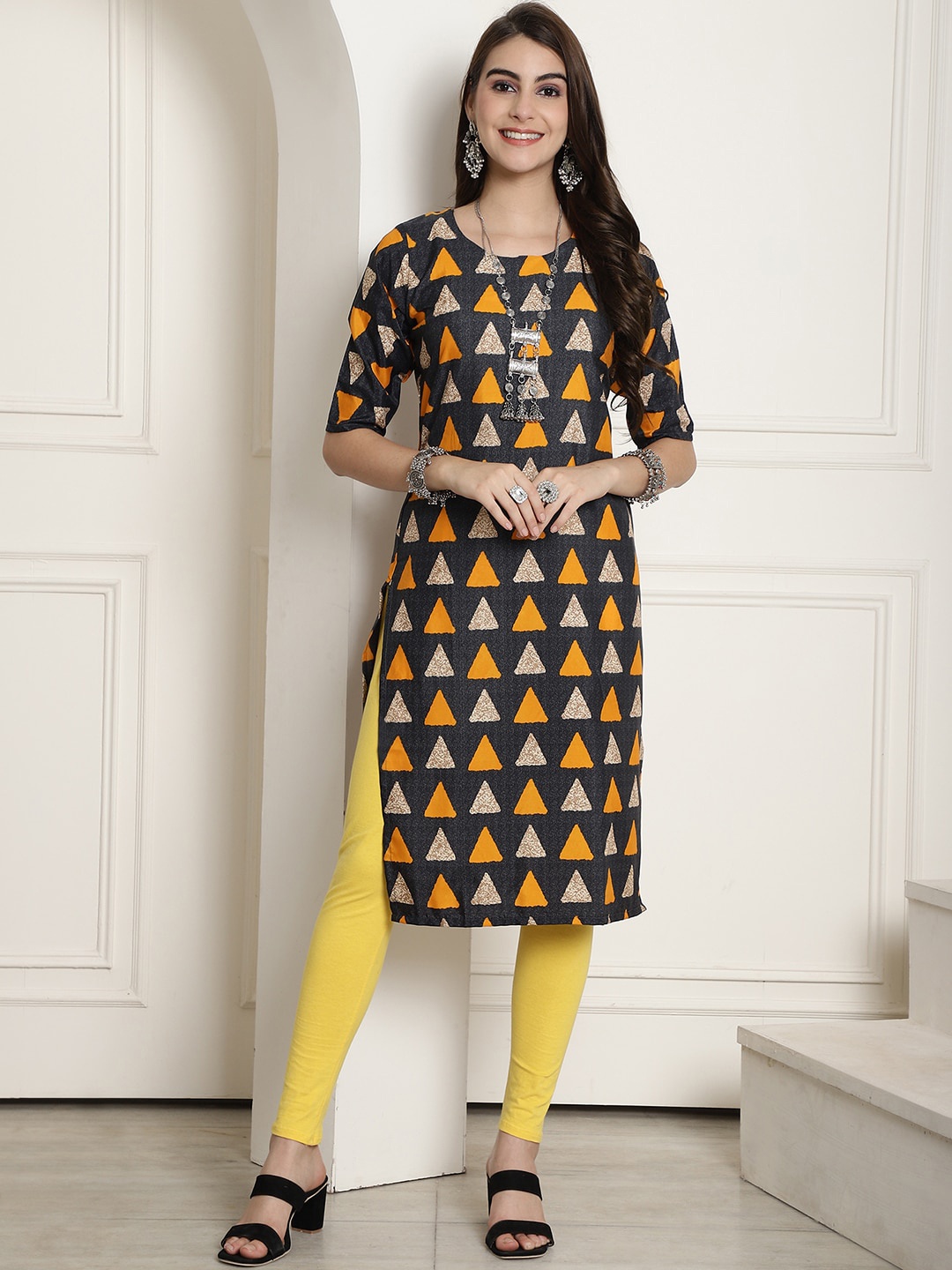 

7Threads Geometric Printed Crepe Straight Kurta, Black