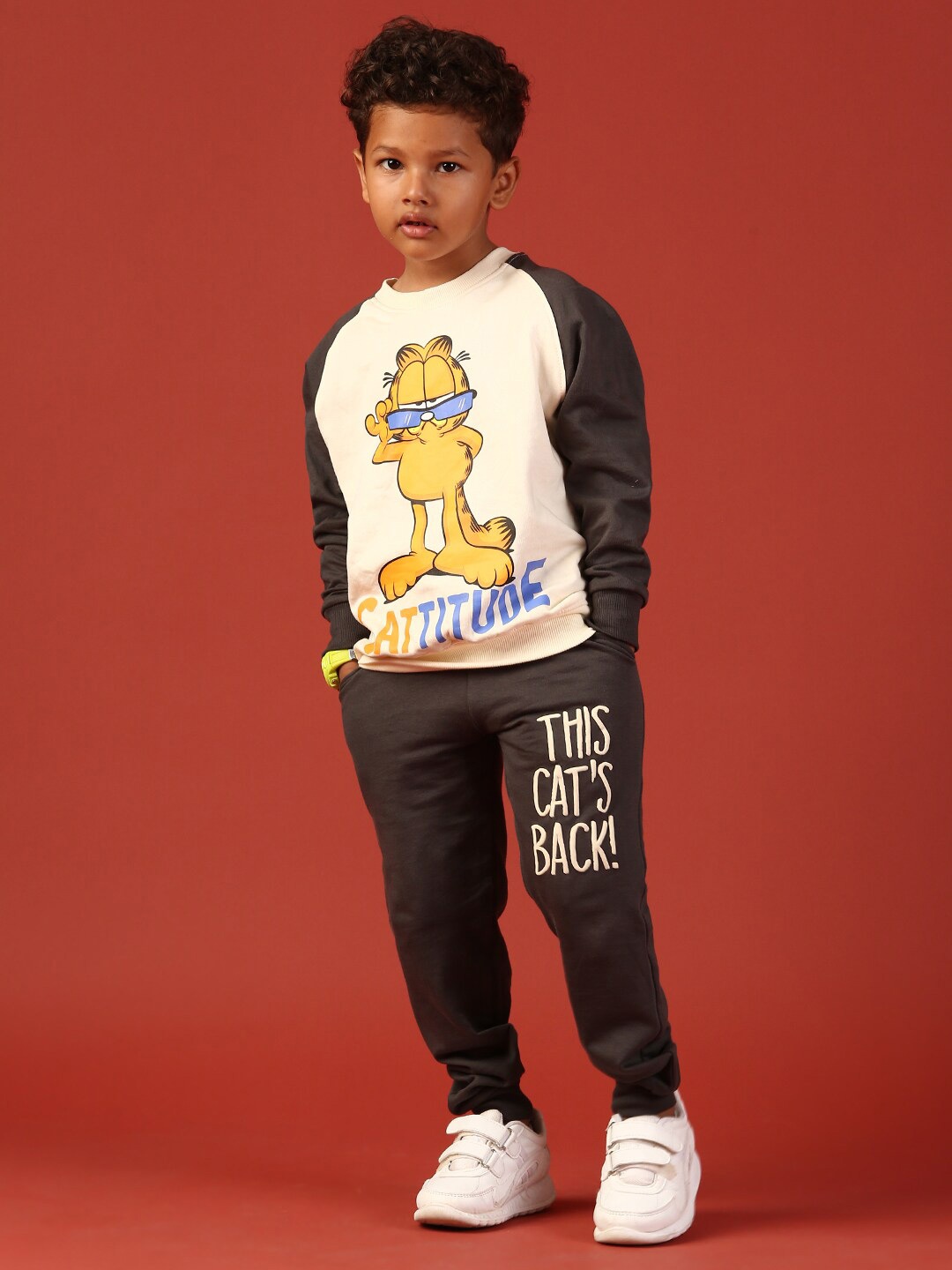 

Nap Chief Kids Garfield Printed Grey & Off White Fleece Sweatshirt with Joggers Set