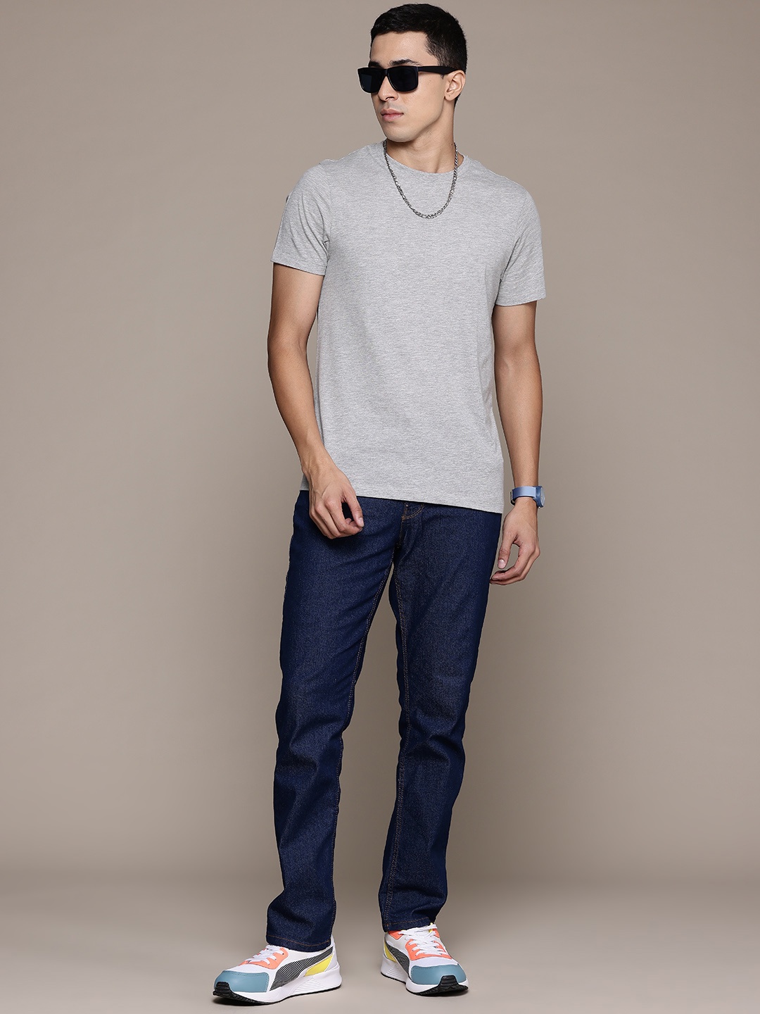 

The Roadster Lifestyle Co. Men Stretchable Slim Fit Jeans, Navy blue
