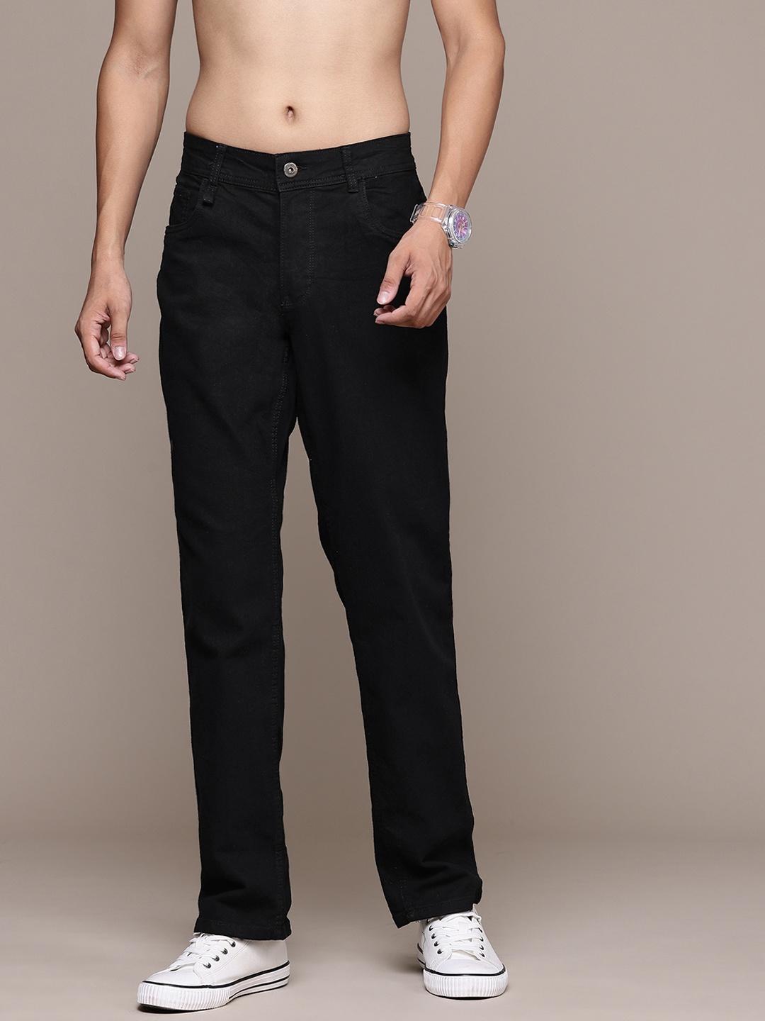 

The Roadster Lifestyle Co. Men Slim Fit Jeans, Black
