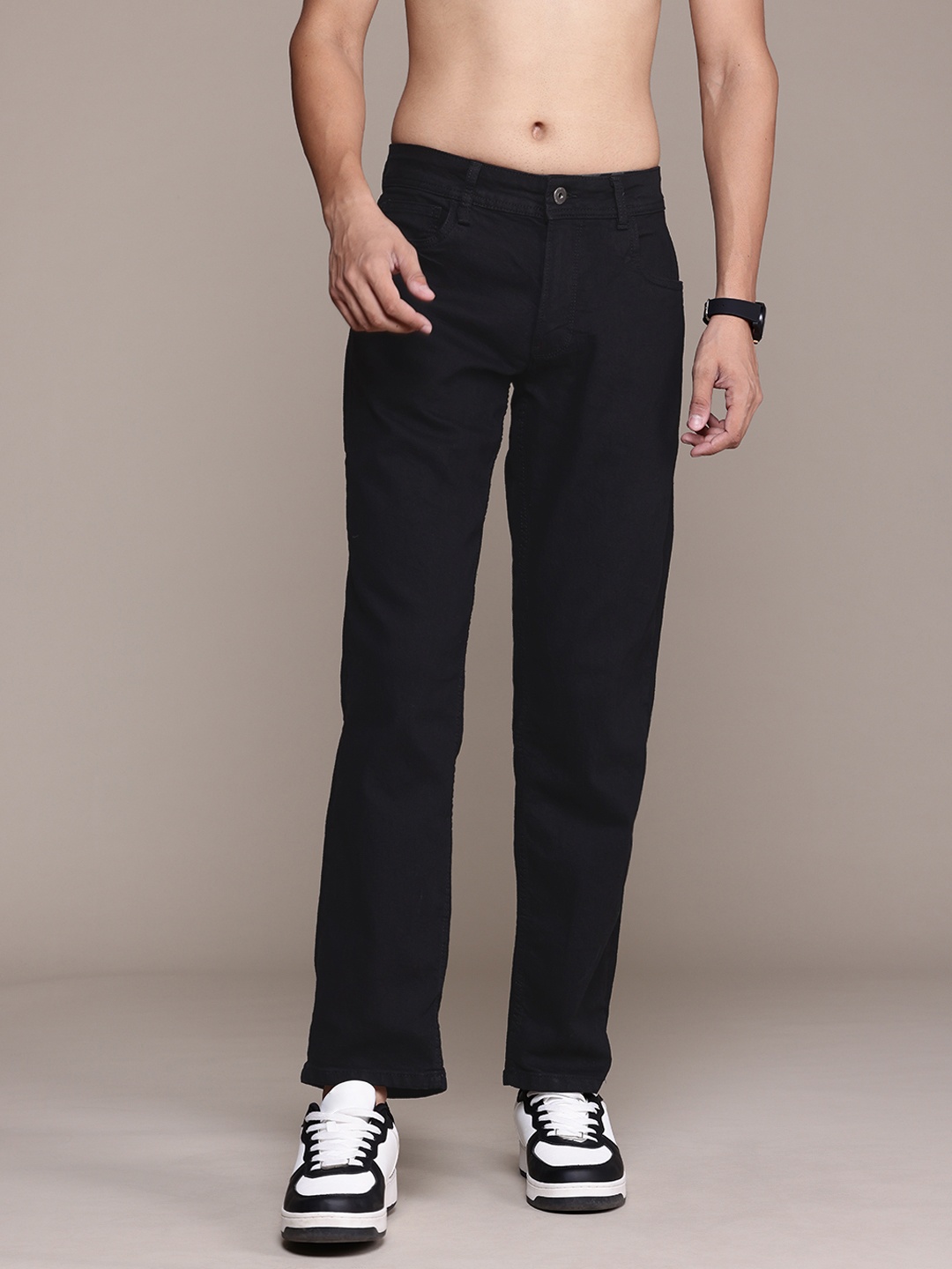 

The Roadster Lifestyle Co. Men Regular Fit Stretchable Jeans, Black
