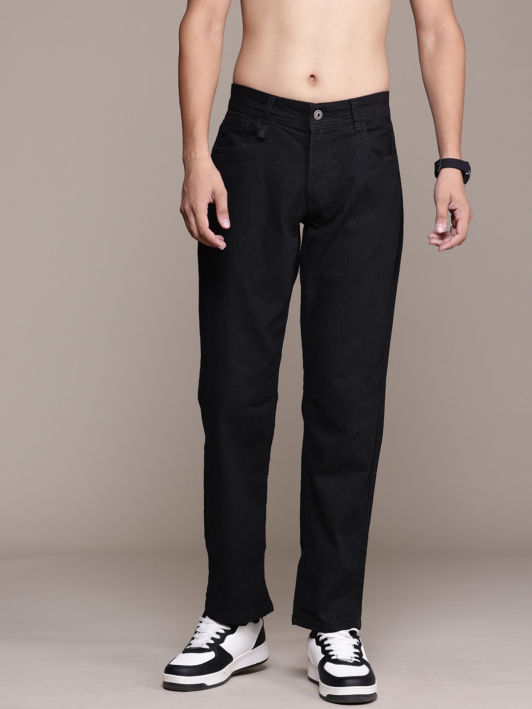 

The Roadster Lifestyle Co. Men Slim Fit Stretchable Jeans, Black