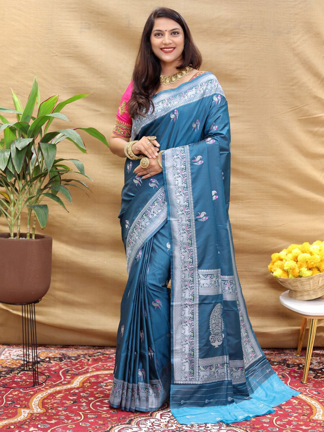 

MARGI DESIGNERS Ethnic Motif Woven Design Zari Pure Silk Kanjeevaram Saree, Teal