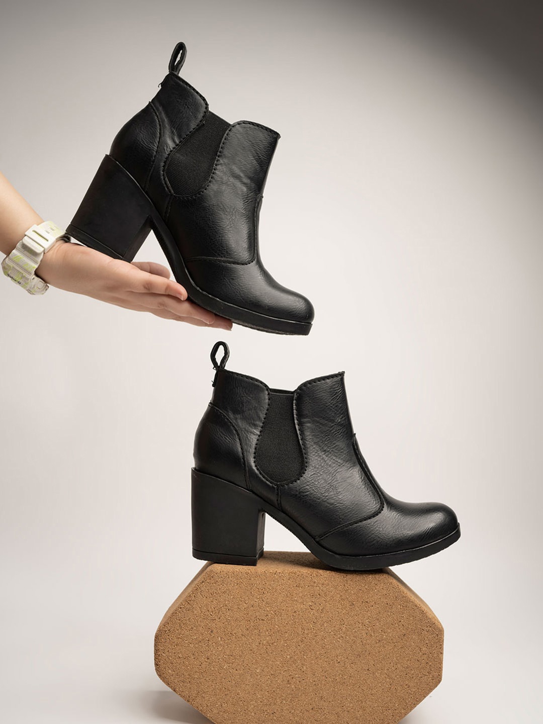 

Stylestry Women Textured Block Heeled Mid-Top Chelsea Boots, Black