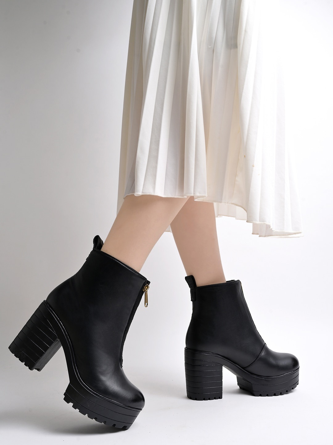 

Stylestry Textured Mid-Top Regular Boots, Black