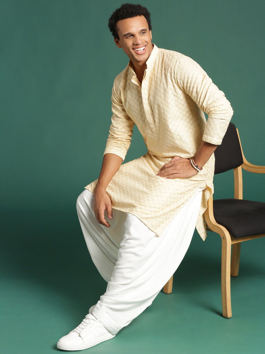 

Sangria Ethnic Motifs Chikankari Mandarin Collar Long Sleeve Cotton Kurta, Beige