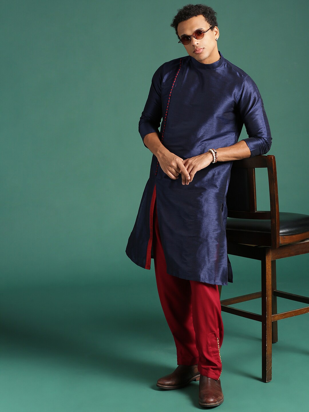 

Sangria Mandarin Collar Straight Kurta, Blue